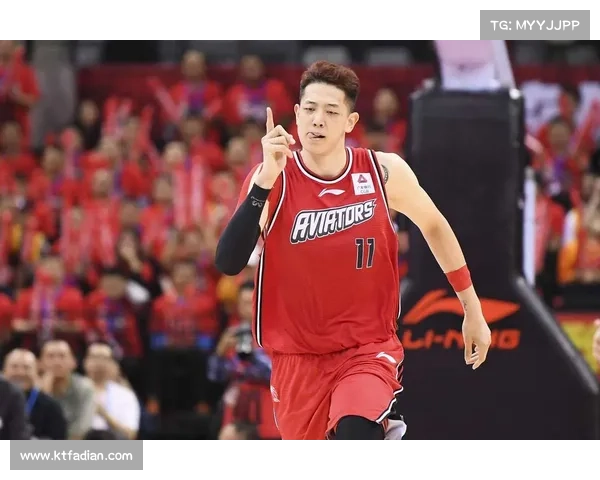 64-45!深圳男篮吊打上海男篮!沈梓捷给王哲林上课,李春江无奈 64-45!深圳男篮吊打上海男篮!沈梓捷给王哲林上课,李春江无奈