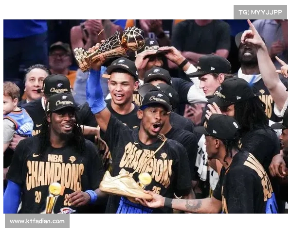 NBA——骑士队领取上赛季总冠军戒指 NBA——骑士队领取上赛季总冠军戒指